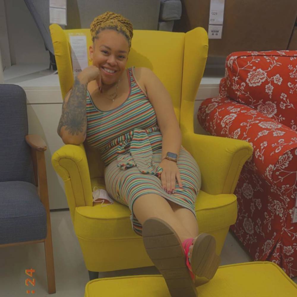 Meet your Posher, Danielle